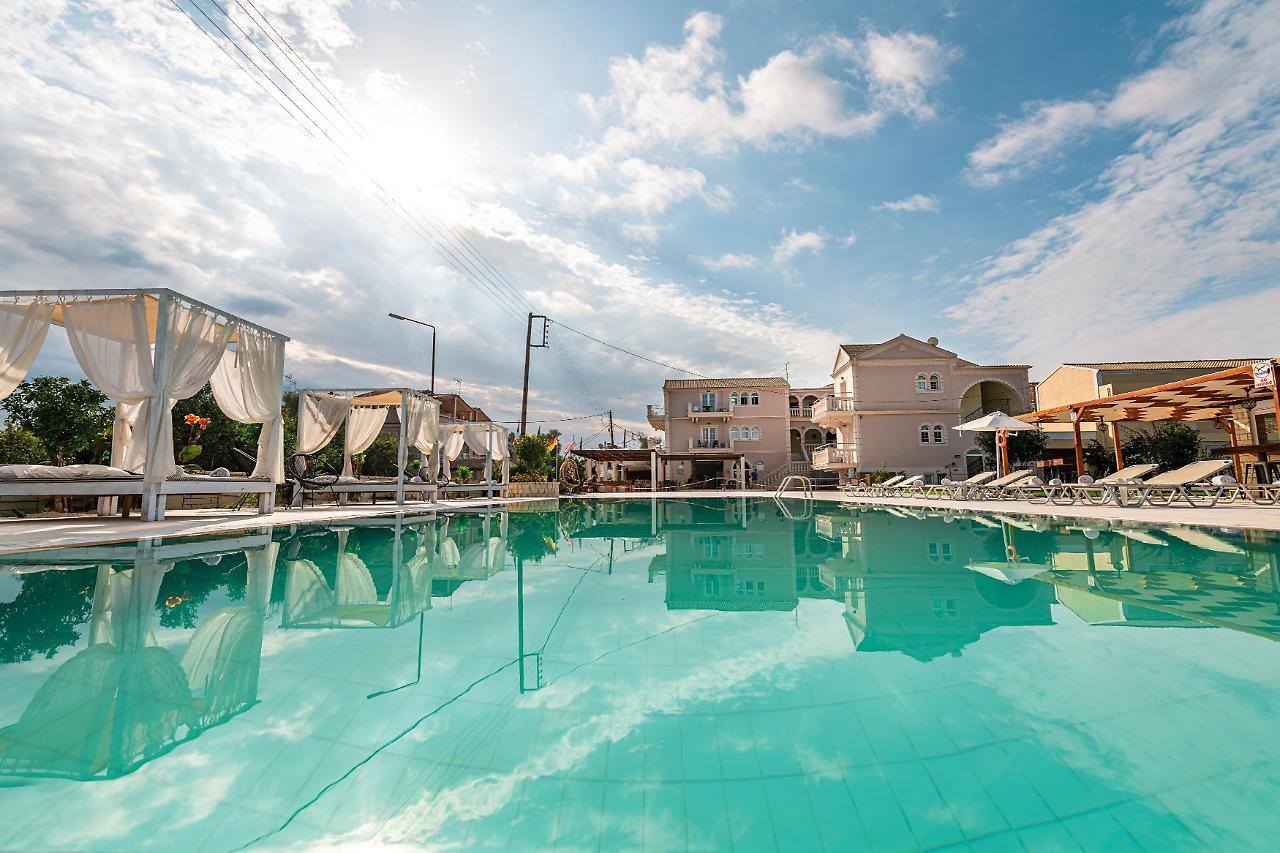 Ekati Mare Hotel Kávos Екстериор снимка